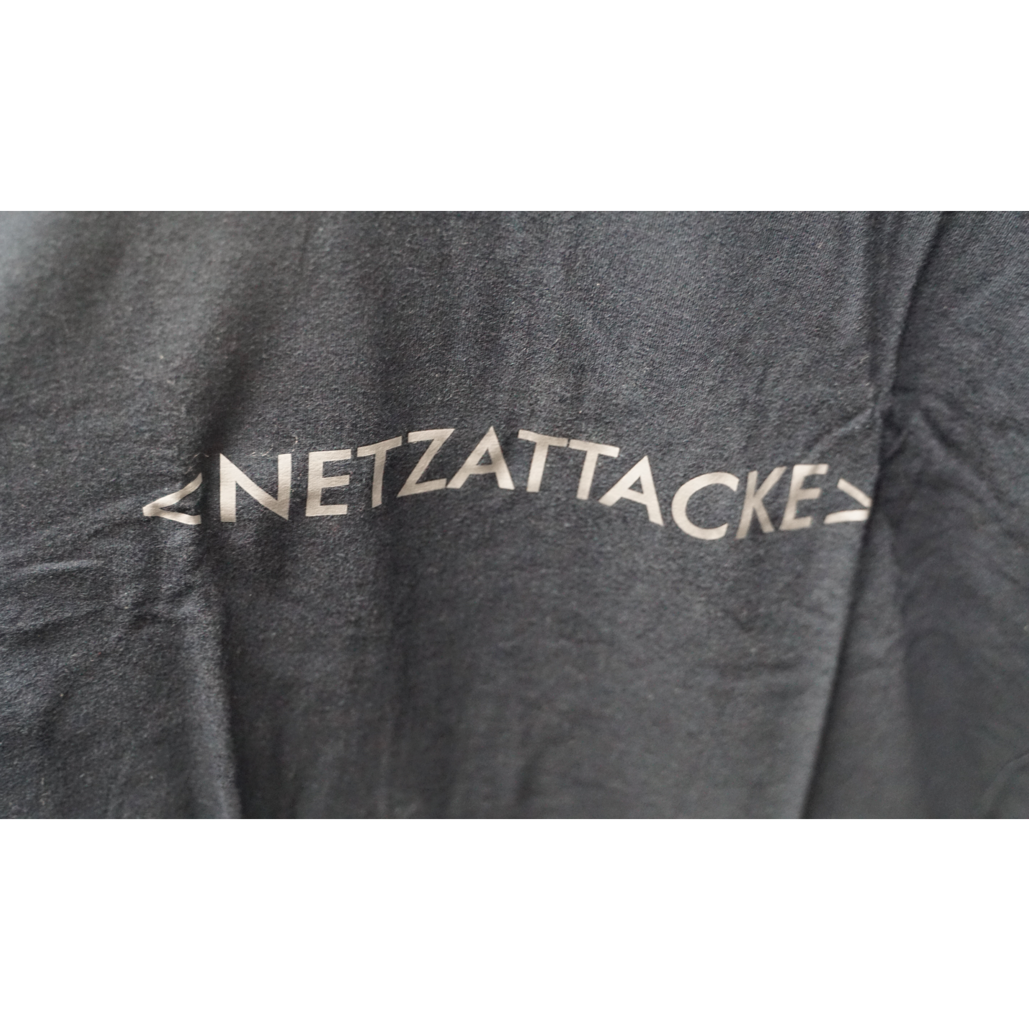 T-Shirt "Netzattacke" | unisex
